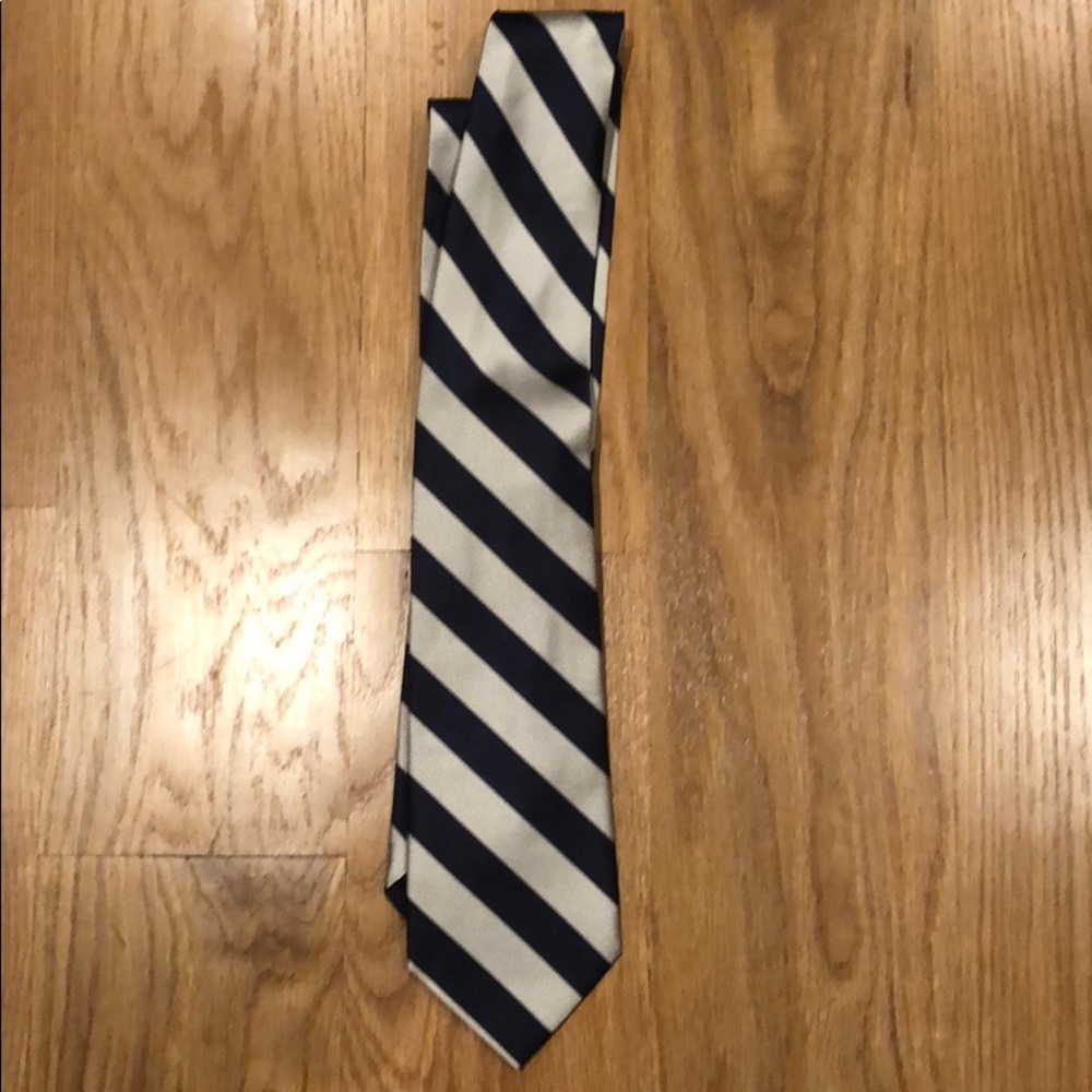 Silk navy striped tie